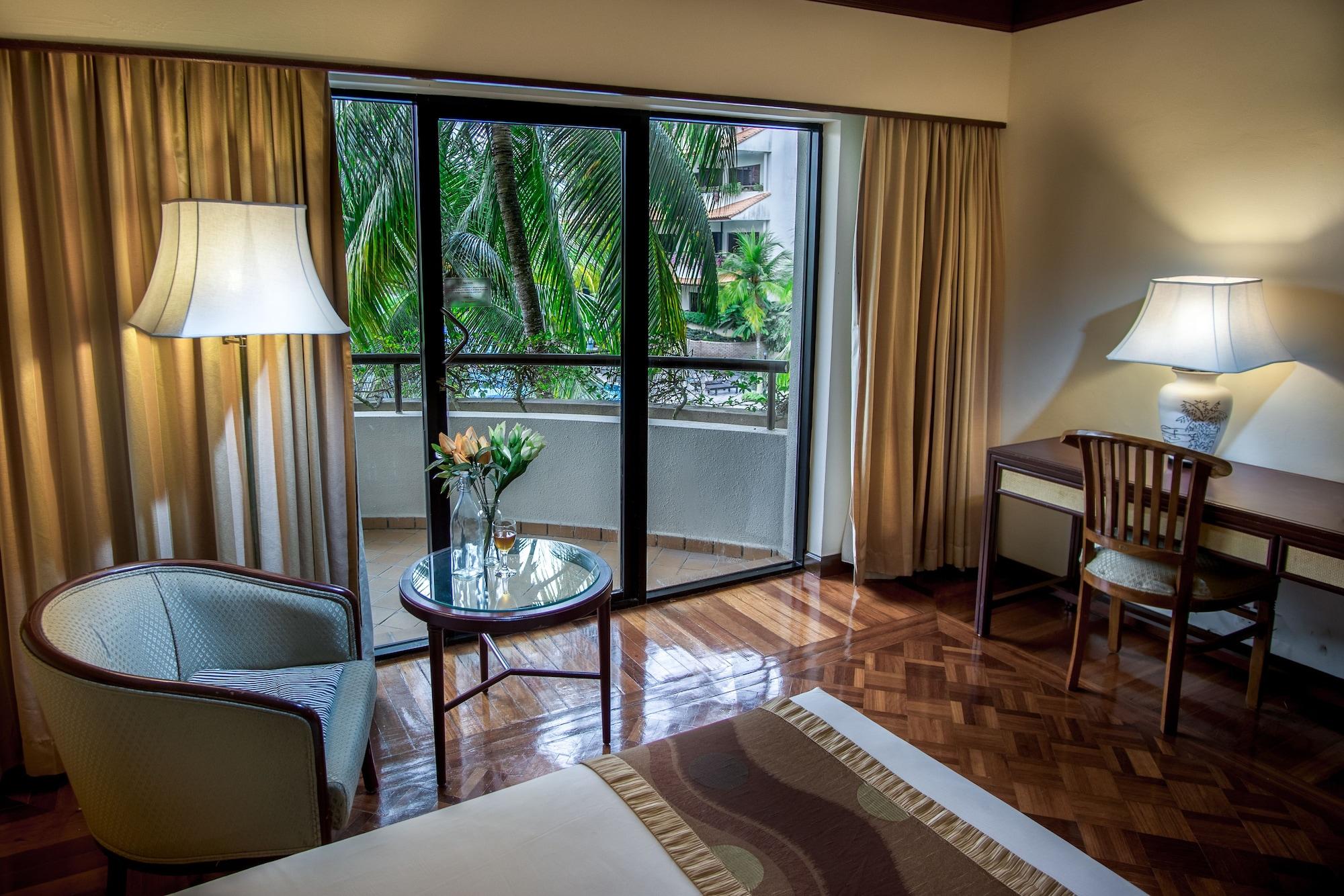 Le Grandeur Palm Resort Johor Кулай Екстериор снимка
