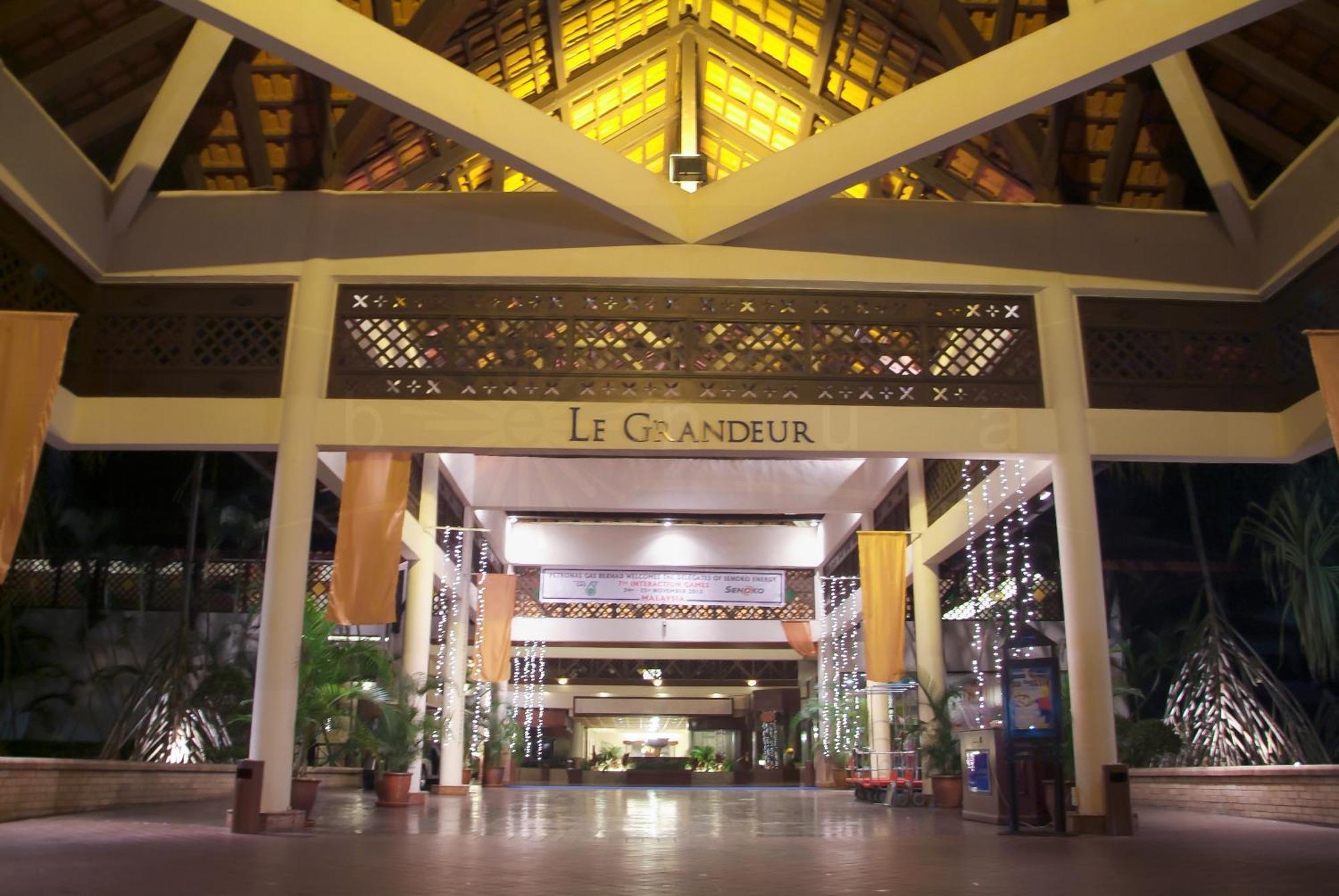 Le Grandeur Palm Resort Johor Кулай Екстериор снимка
