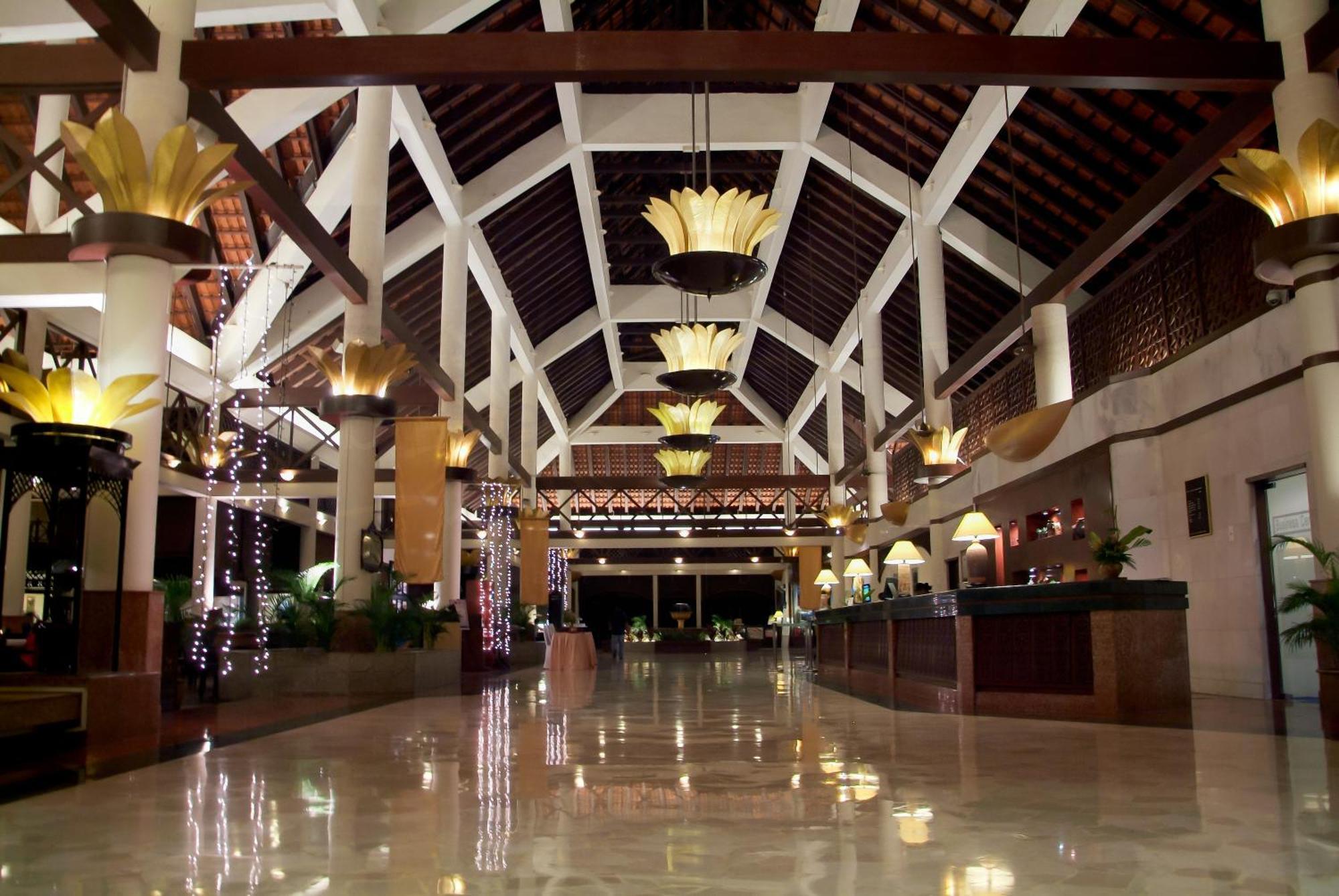 Le Grandeur Palm Resort Johor Кулай Екстериор снимка