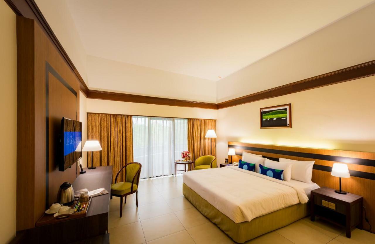 Le Grandeur Palm Resort Johor Кулай Екстериор снимка